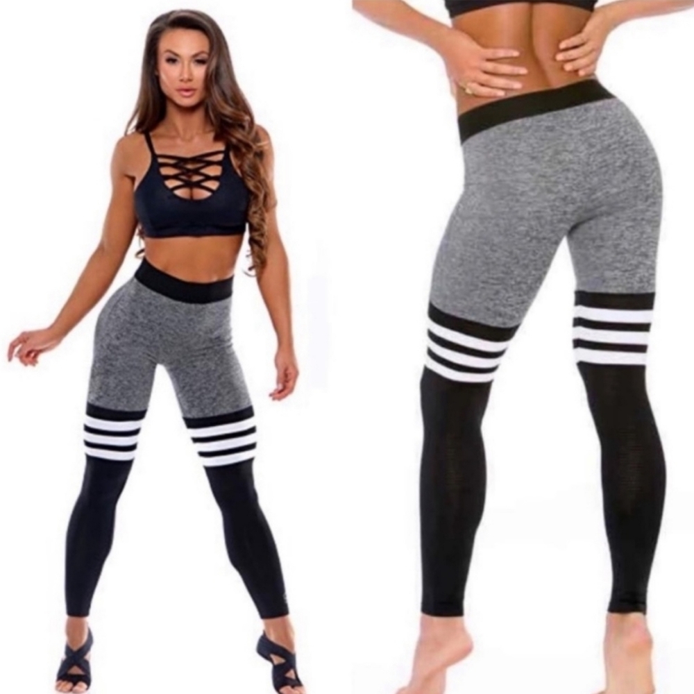 Bombshell sports wear grey thigh high legging.